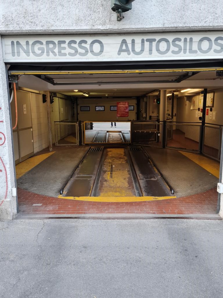 Posto auto meccanizzato Piazza Trento
