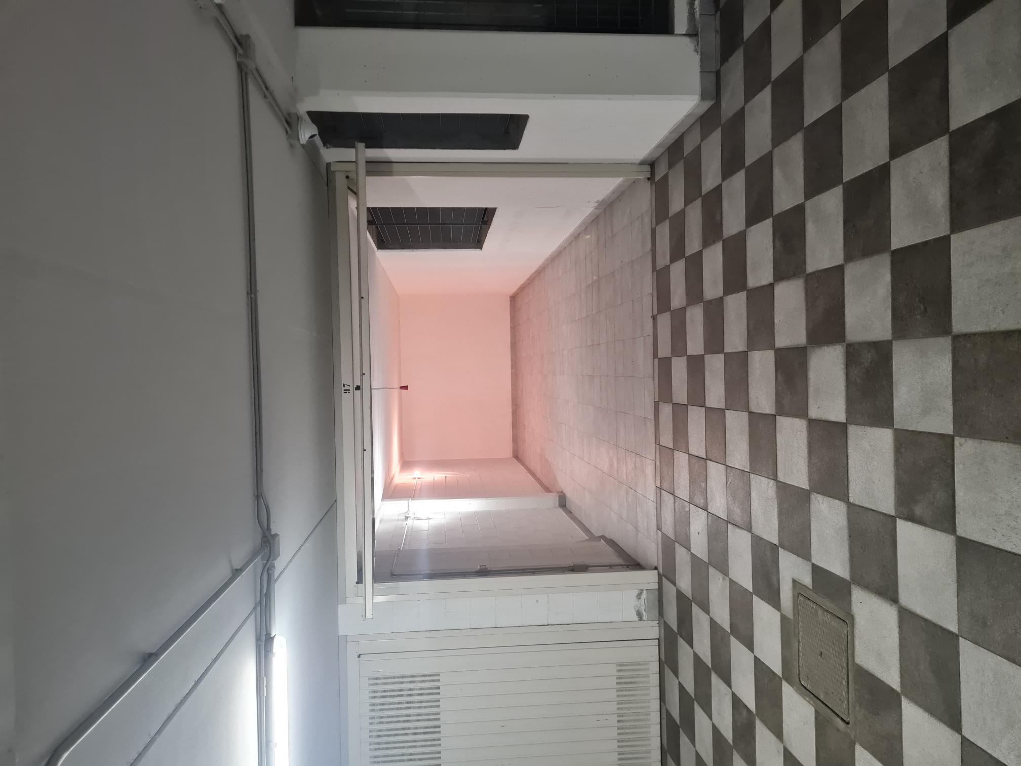 Ampio box doppio Via Gressoney 7